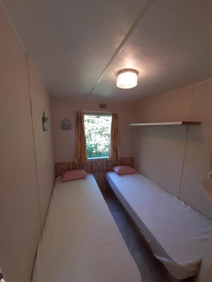 Caravan In Bosrijk Gebied Hotel Zuidlaren Ngoại thất bức ảnh